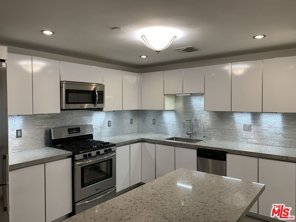 1730 Sawtelle - Photo 1