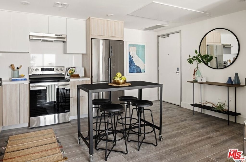 2600 S Sepulveda Boulevard - Photo 6