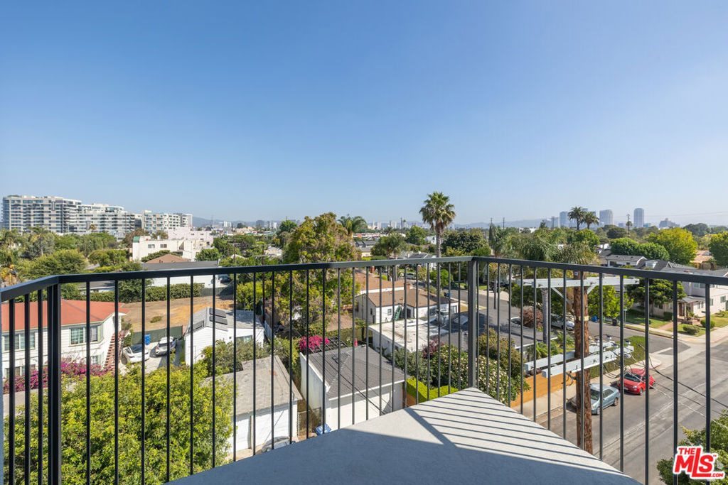 2600 S Sepulveda Boulevard - Photo 32