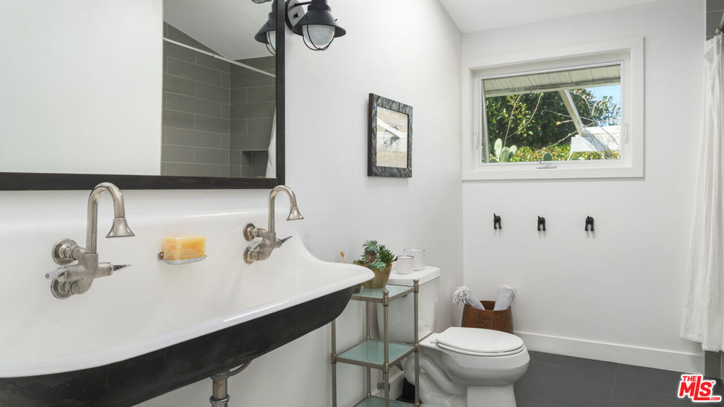 6750 Fernhill Drive - Photo 12