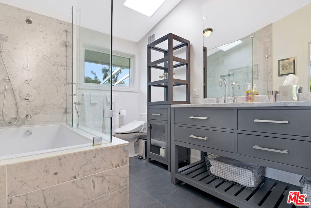 6750 Fernhill Drive - Photo 9