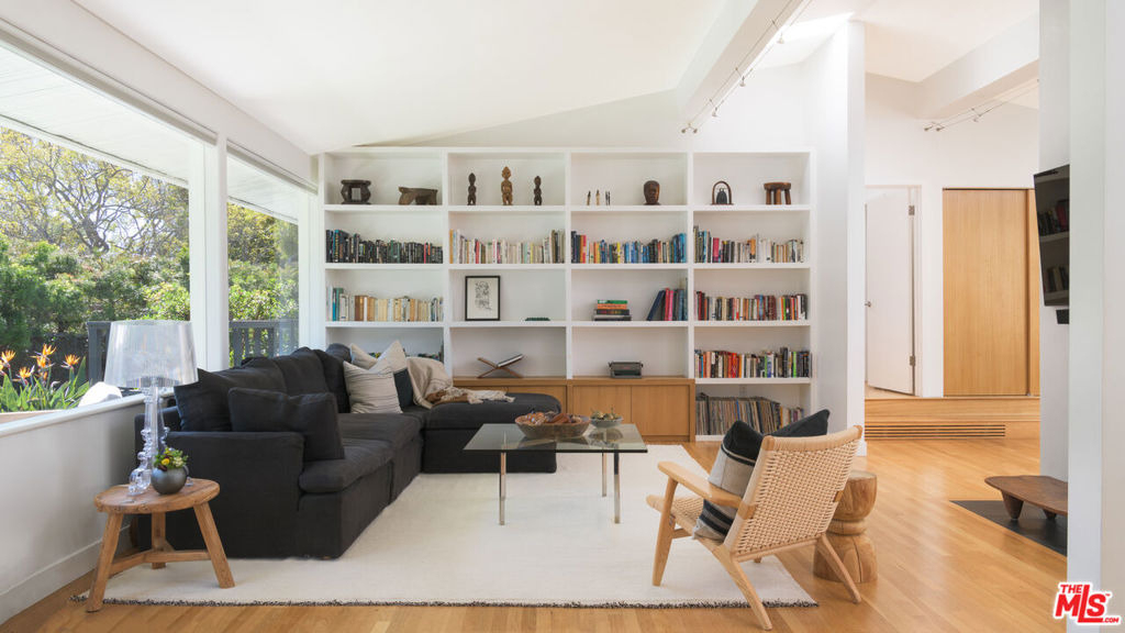 6750 Fernhill Drive - Photo 4