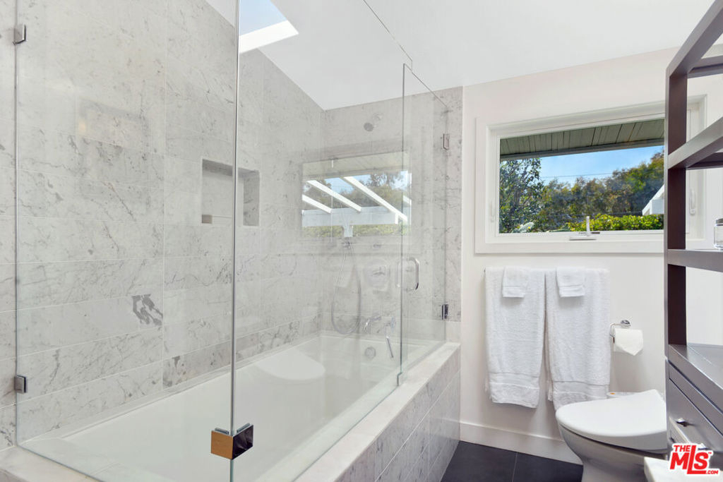 6750 Fernhill Drive - Photo 10