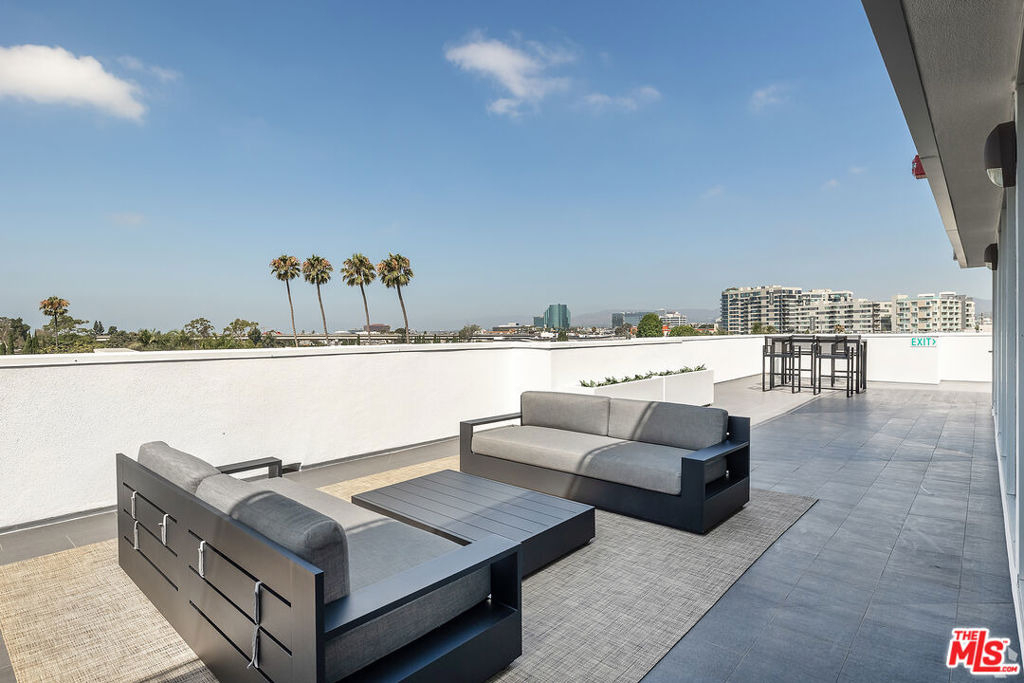 2600 S Sepulveda Boulevard - Photo 17