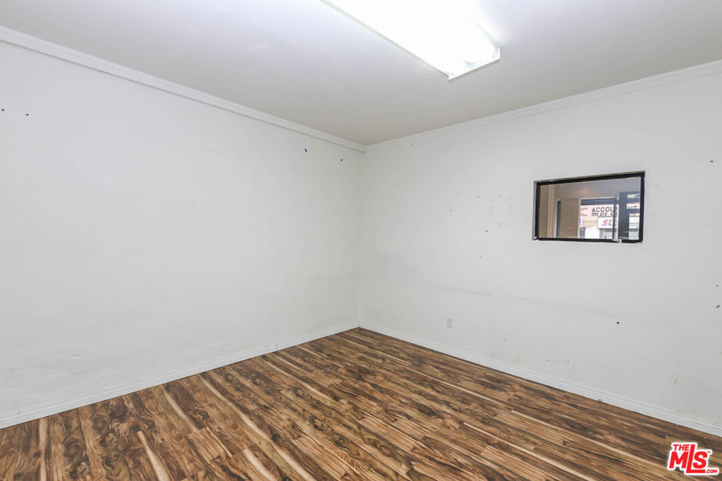 4015 W Olympic Boulevard - Photo 7