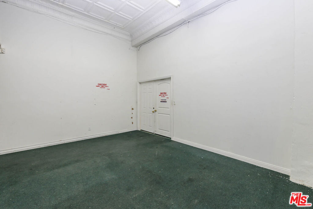 4015 W Olympic Boulevard - Photo 9