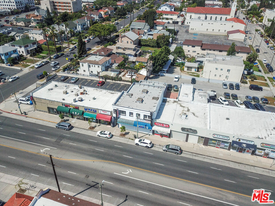 4015 W Olympic Boulevard - Photo 2
