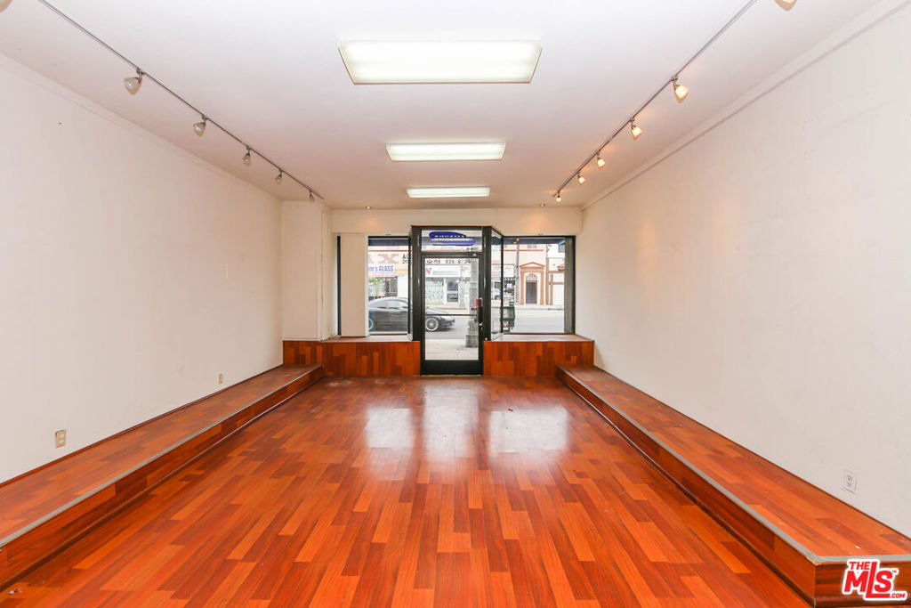 4015 W Olympic Boulevard - Photo 4