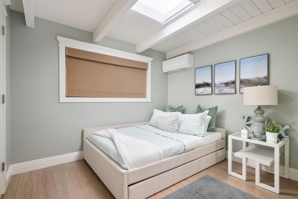 1680 N Neptune Ave - Photo 32