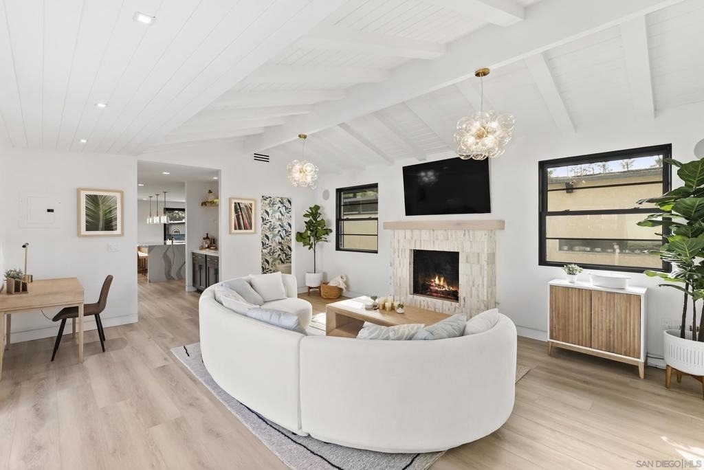 952 Pacific Beach Dr - Photo 4