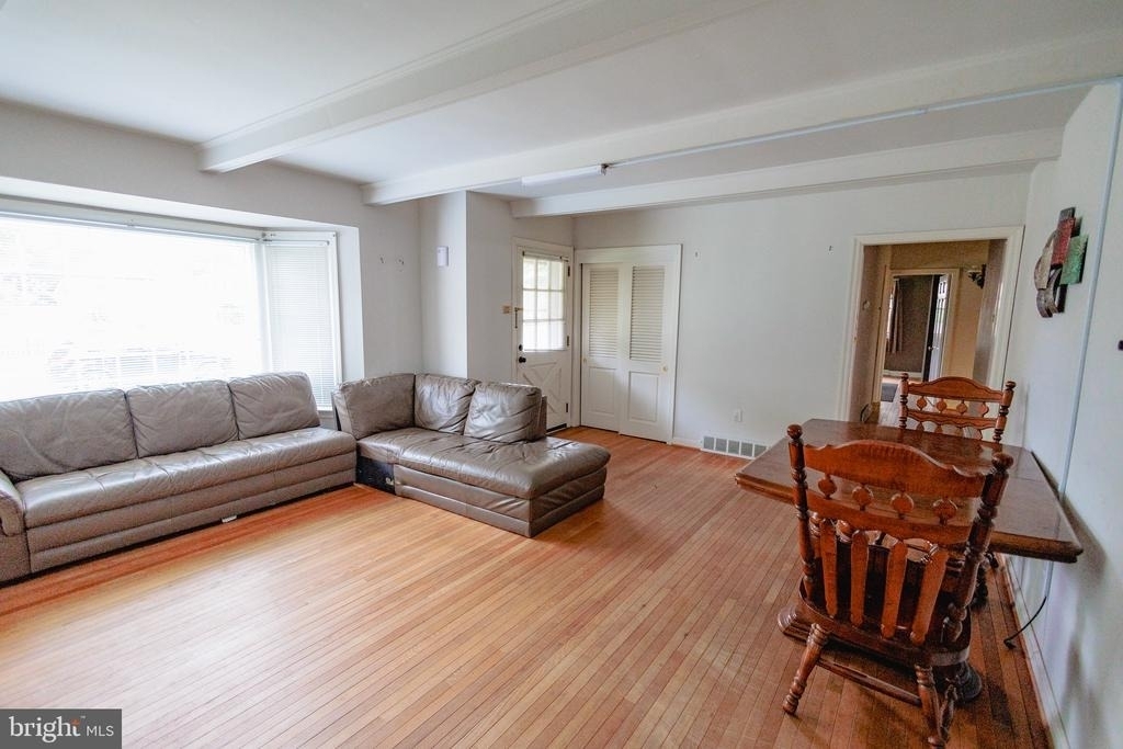 321 Villanova Road - Photo 6