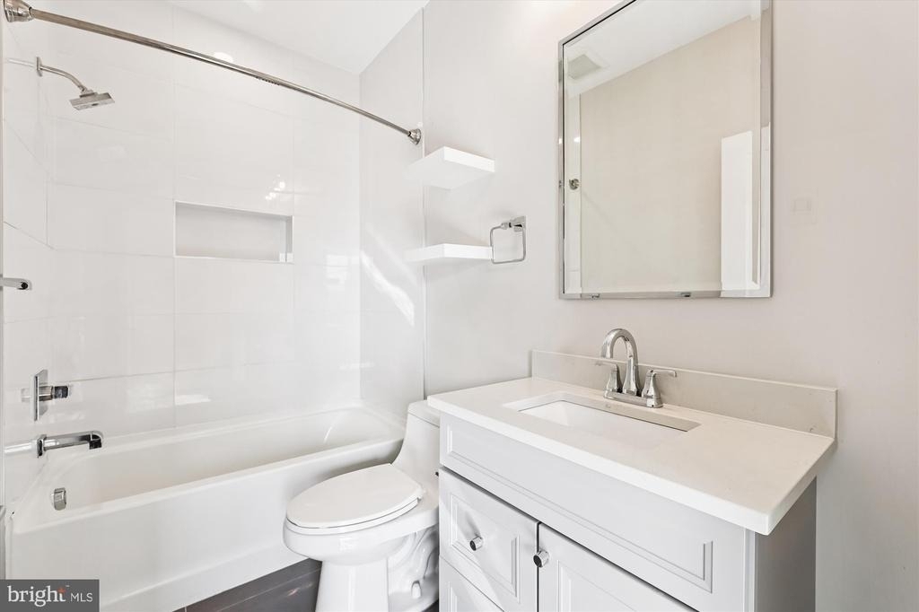 1102 Staples Street Ne - Photo 9