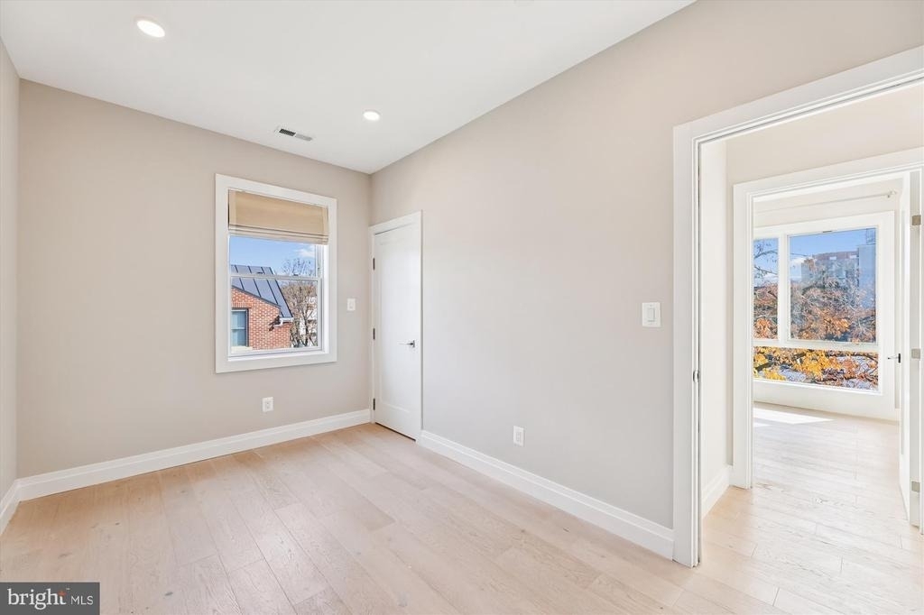 1102 Staples Street Ne - Photo 14
