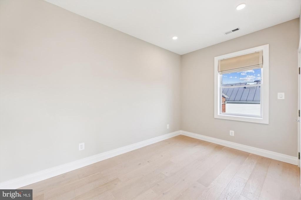 1102 Staples Street Ne - Photo 15
