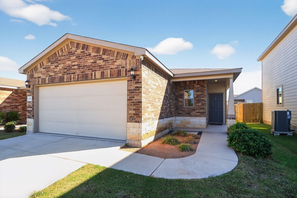 137 Miracle Dr - Photo 1