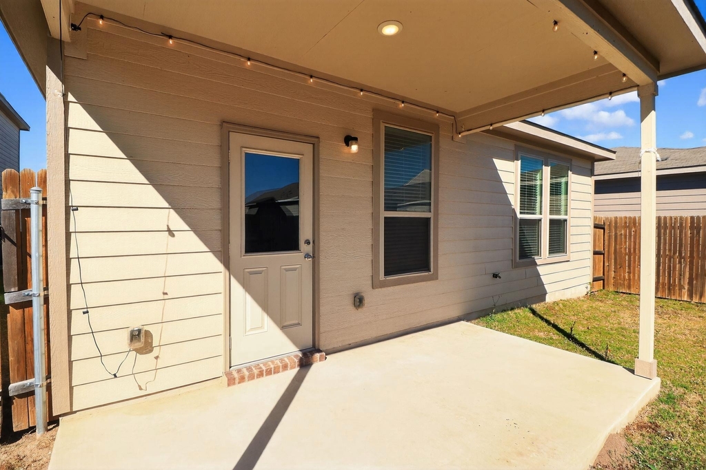 137 Miracle Dr - Photo 20
