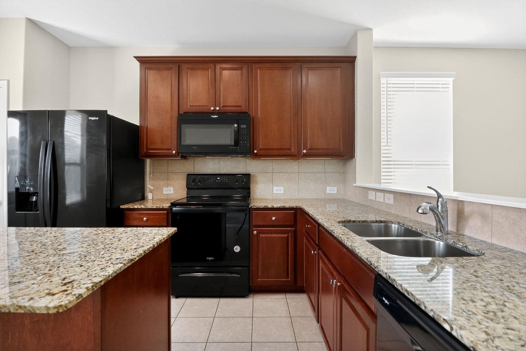 137 Miracle Dr - Photo 8