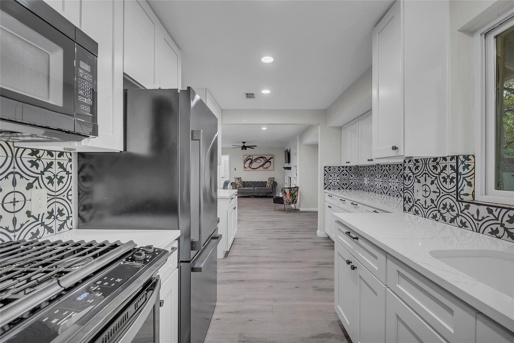 3400 Laguna Dr - Photo 9