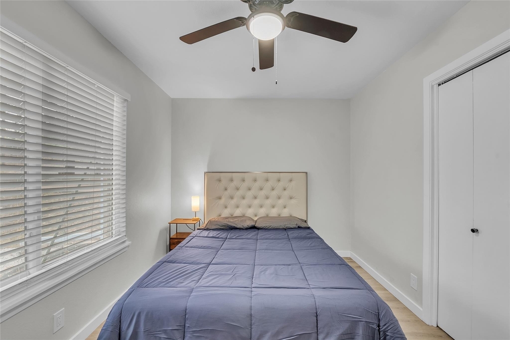 3400 Laguna Dr - Photo 16