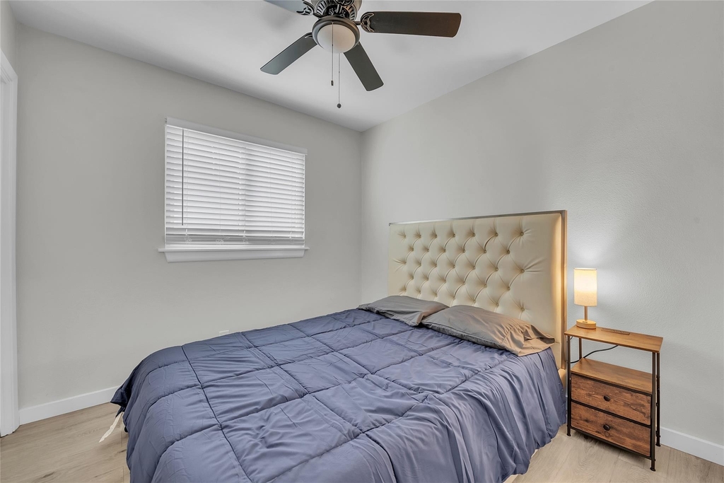 3400 Laguna Dr - Photo 18