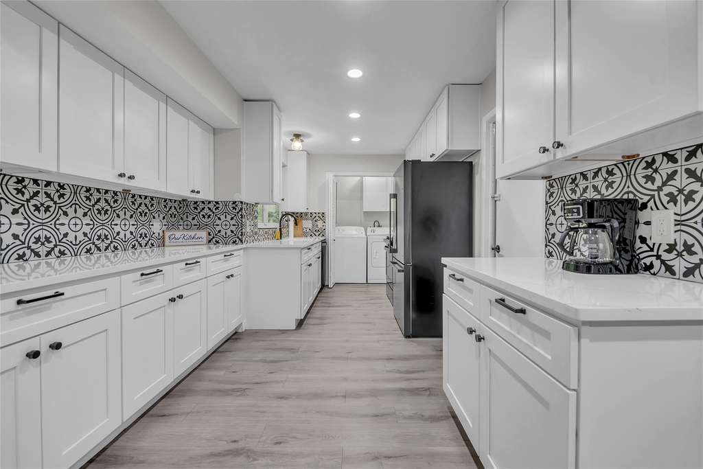 3400 Laguna Dr - Photo 7