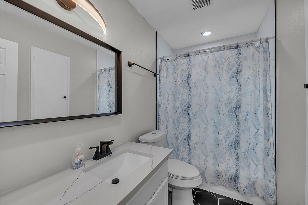 3400 Laguna Dr - Photo 17