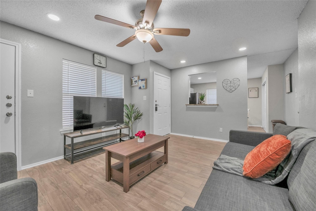 1507 Hollow Tree Blvd - Photo 4