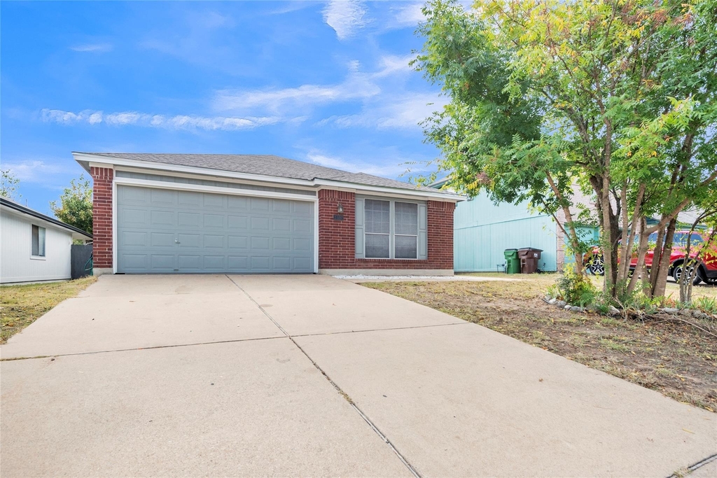 1507 Hollow Tree Blvd - Photo 1