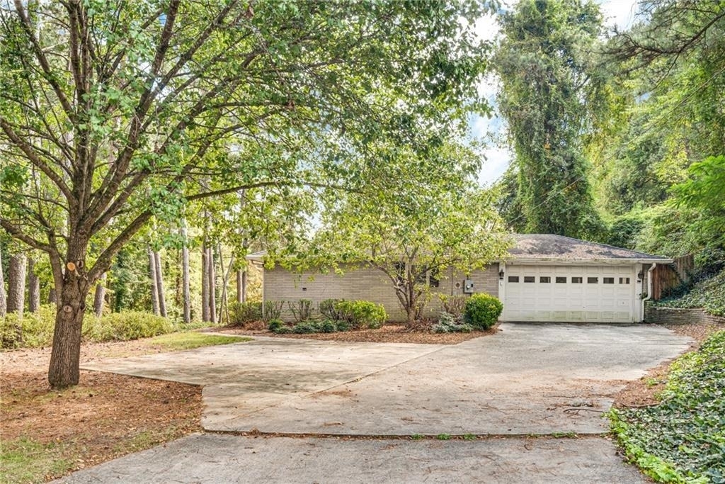 1973 Desmond Drive - Photo 24