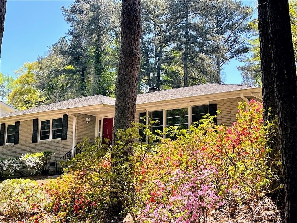 1973 Desmond Drive - Photo 35