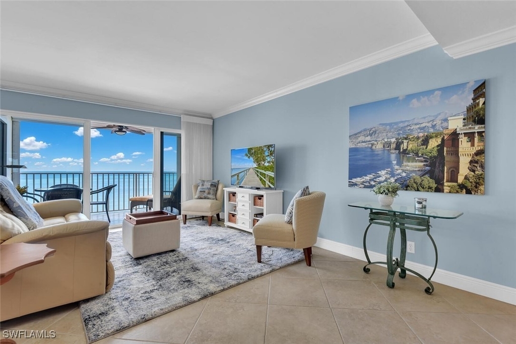 3443 Gulf Shore Boulevard N - Photo 2