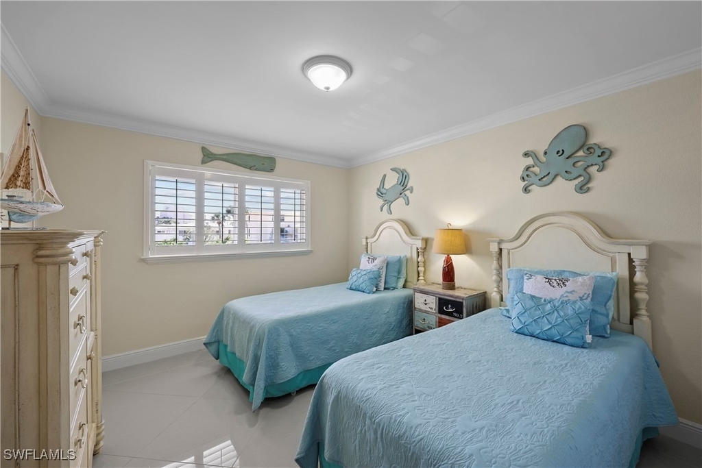 2100 Gulf Shore Boulevard N - Photo 16