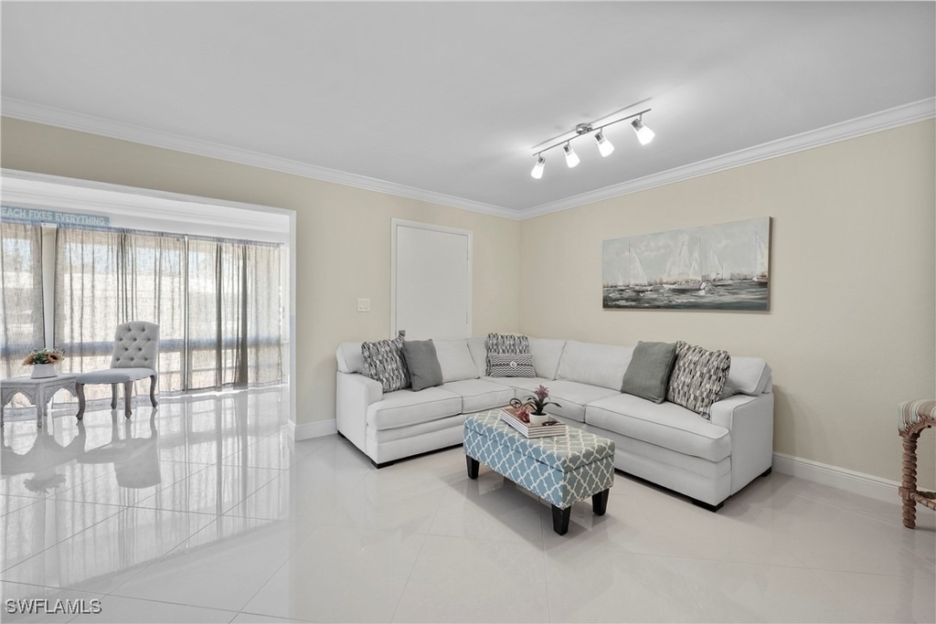 2100 Gulf Shore Boulevard N - Photo 8