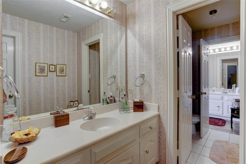 13703 Lakeshore Way Cove - Photo 39