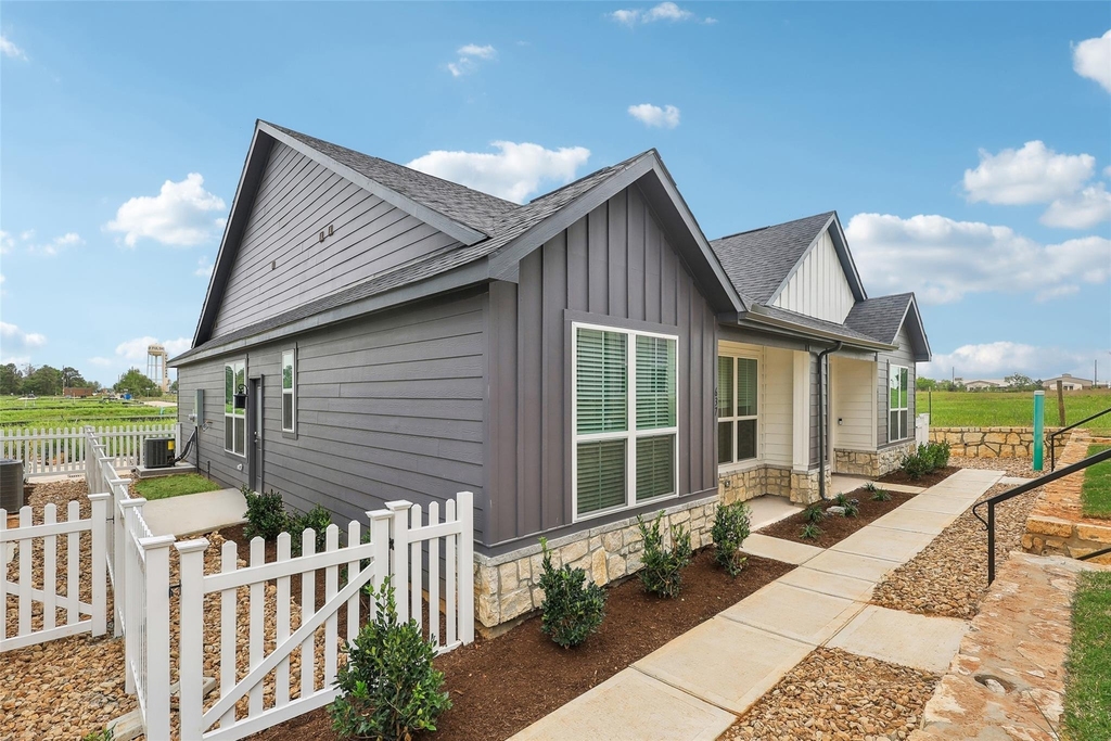 629 Canvas Ave - Photo 0