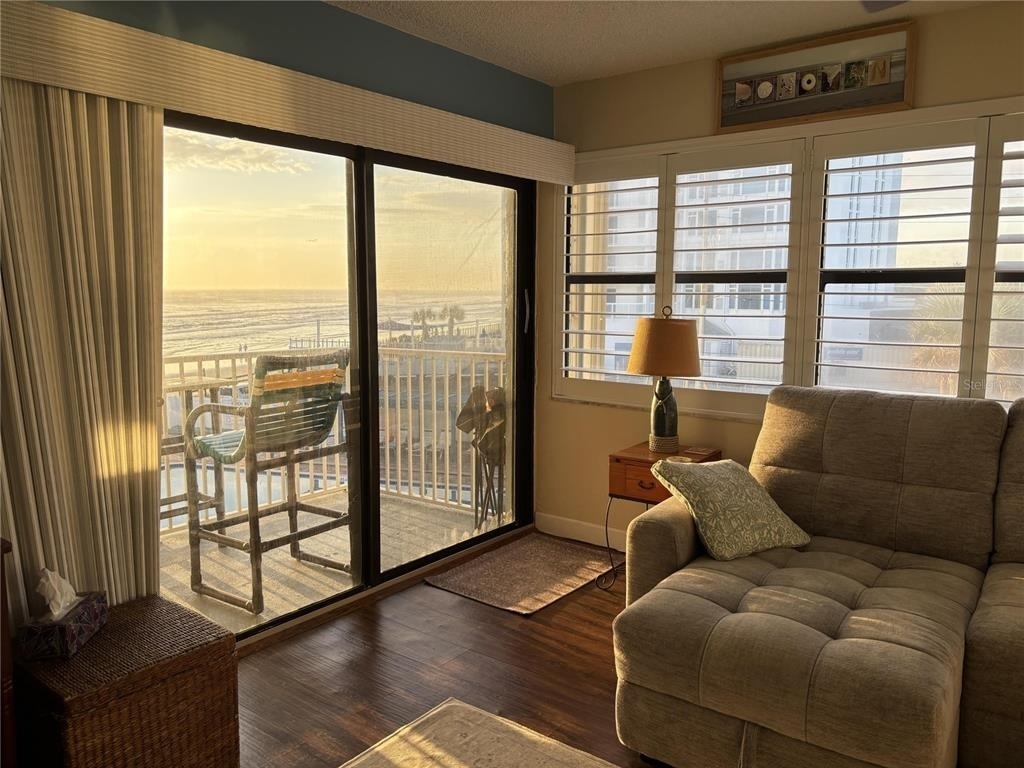 1571 S Atlantic Avenue - Photo 1