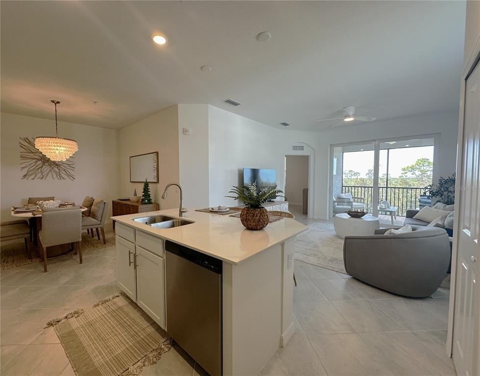 14201 Heritage Landing Boulevard - Photo 4