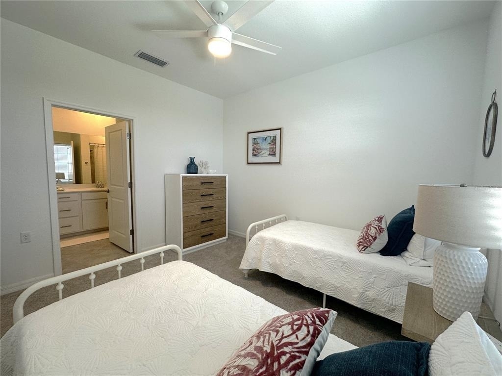 14201 Heritage Landing Boulevard - Photo 18