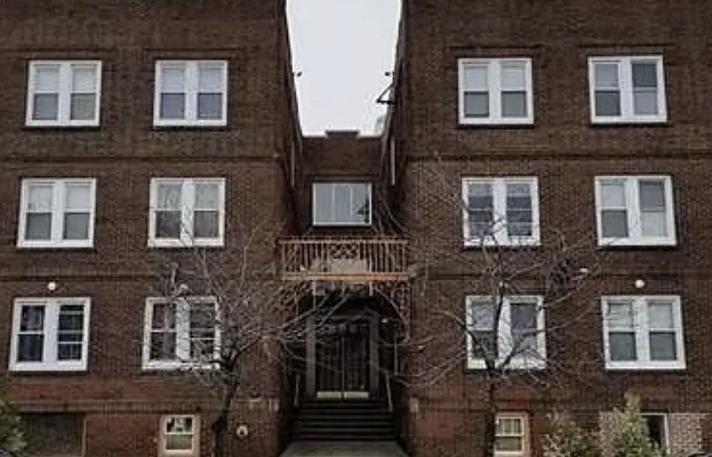 240 William Street - Photo 0