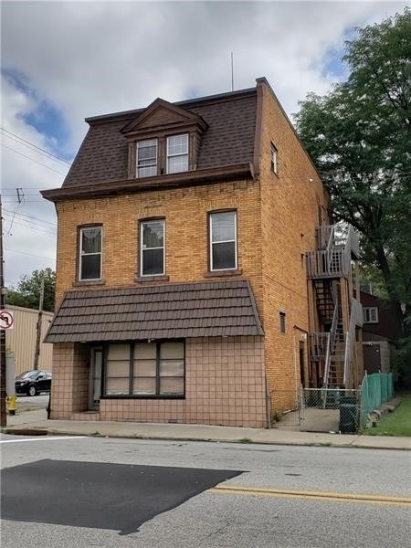 1120 Swissvale Ave - Photo 1