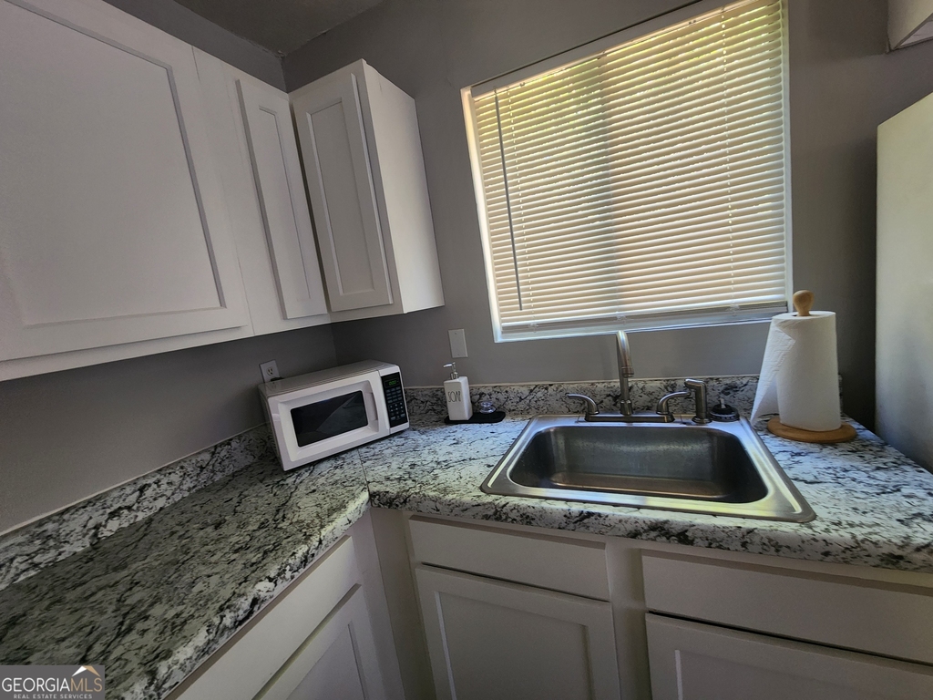 917 Oakview Avenue - Photo 7