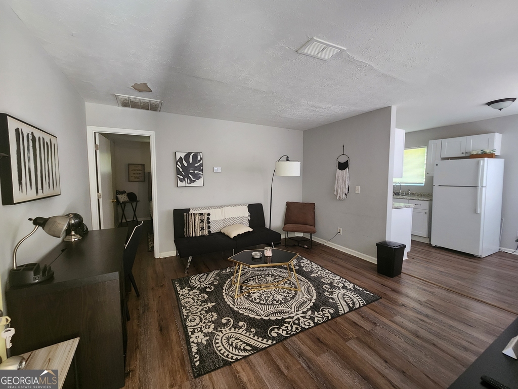 917 Oakview Avenue - Photo 2