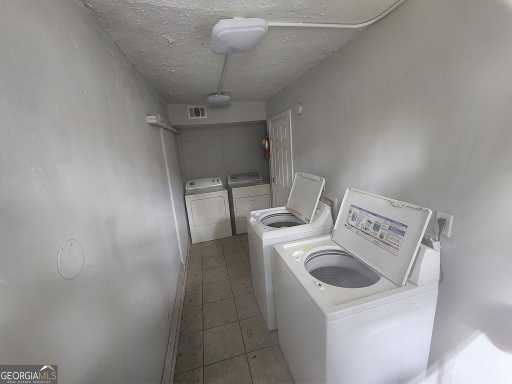 917 Oakview Avenue - Photo 1