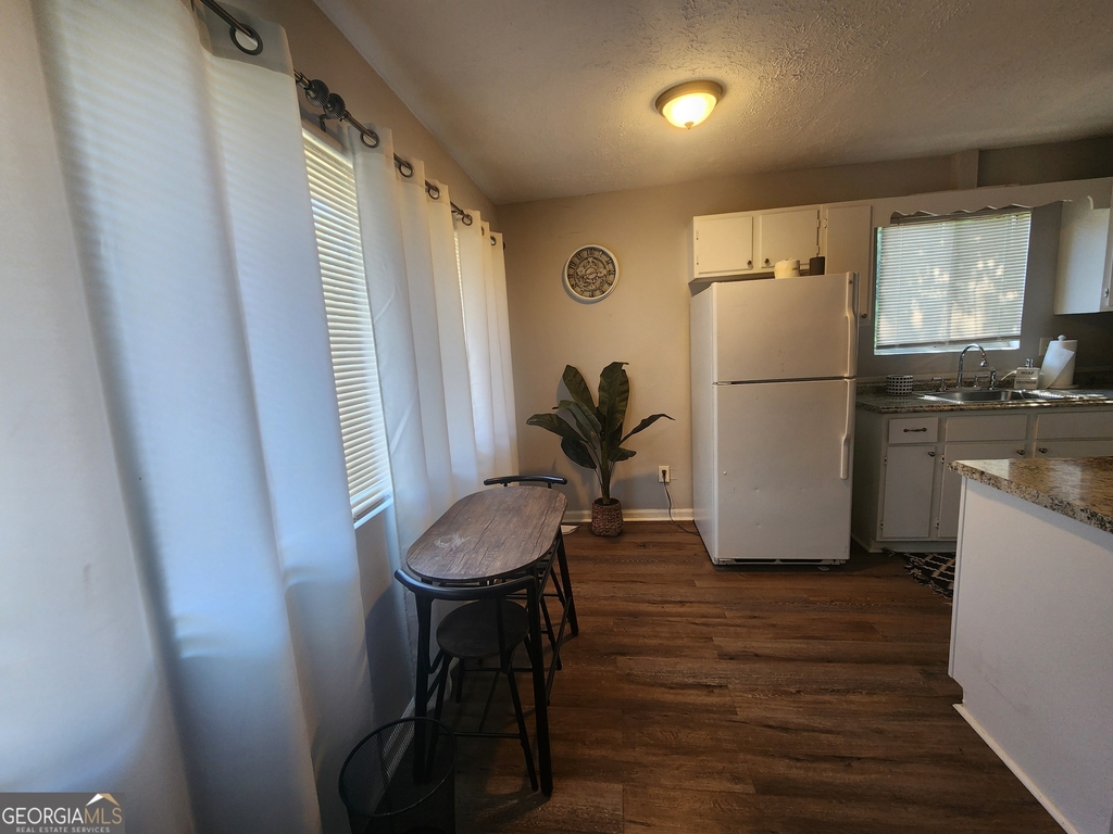 917 Oakview Avenue - Photo 8