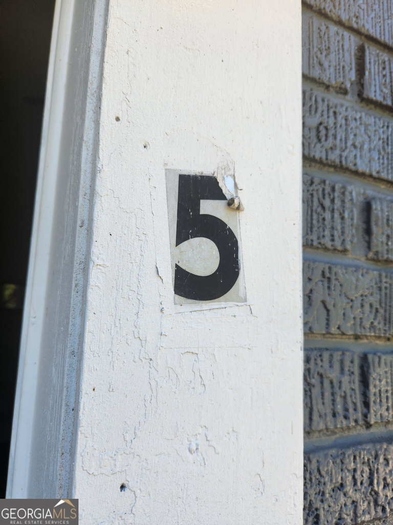 917 Oakview Avenue - Photo 2