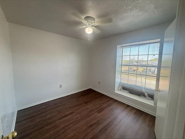 612 Luxton Street - Photo 3