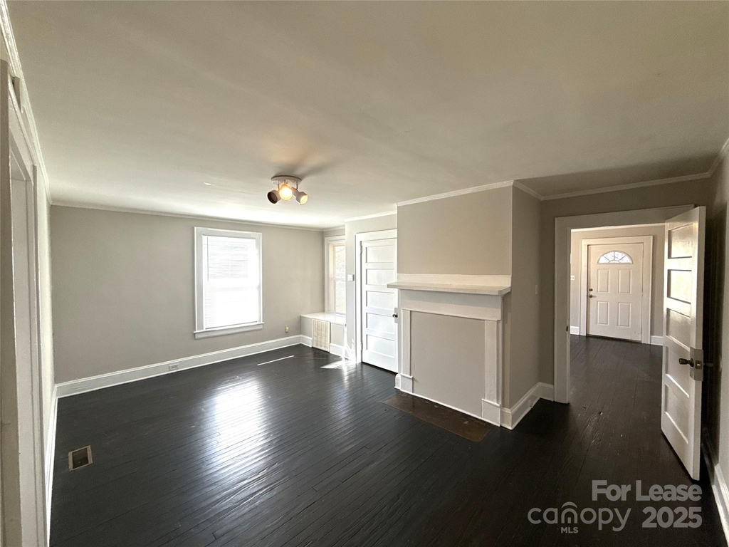 904 Harrill Street - Photo 8