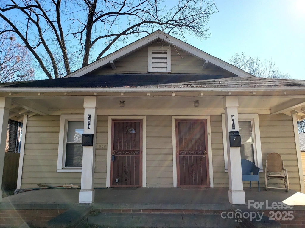 904 Harrill Street - Photo 4
