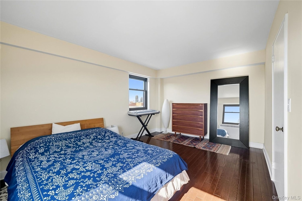 22-20 33rd Road - Photo 5