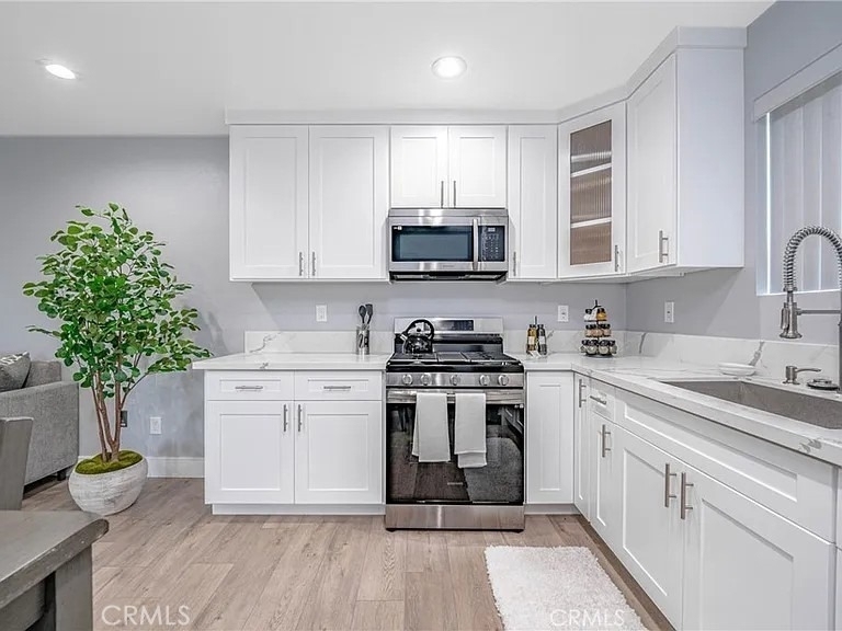 232 East Gage Avenue - Photo 8